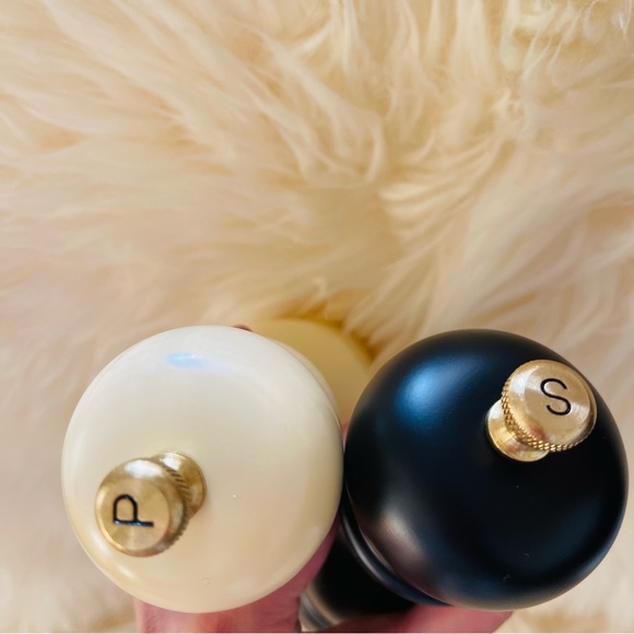 New Salt and Pepper Grinder 7inch Black and White - Picture 6 of 6